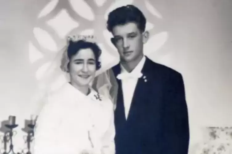 Das junge Paar bei der Hochzeit 1959.