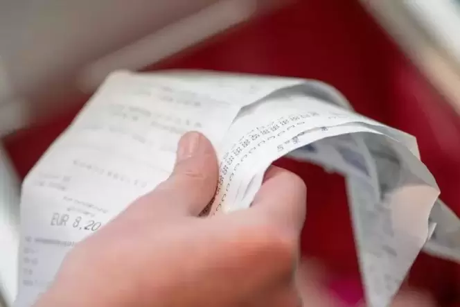 Mit der Kassenbon-Pflicht soll kein einziges Brötchen mehr am Fiskus vorbei verkauft werden. Mit der Kassenbon-Pflicht soll kein einziges Brötchen mehr am Fiskus vorbei verkauft werden.