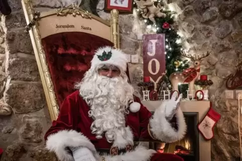 Santas KlauseDer Weihnachtsmann von Jerusalem empfängt Gäste aus aller Welt in seinem Haus unweit des Tempelbergs. Issa Kassissi