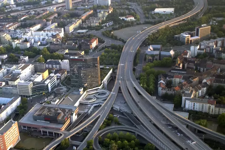 Sperrung_Abfahrten_Hochstrasse_Nord_Kunz.JPG