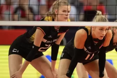  Camilla Weitzel (links) neben Louisa Lippmann bei der diesjährigen EM.