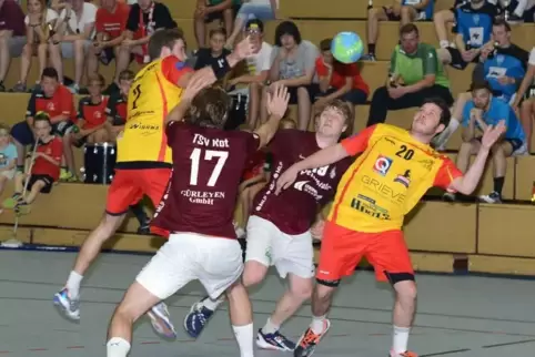 Da spielten sie noch zusammen für die TS Rodalben: die Brüder Kevin (links) und Fabian Hauck (rechts).