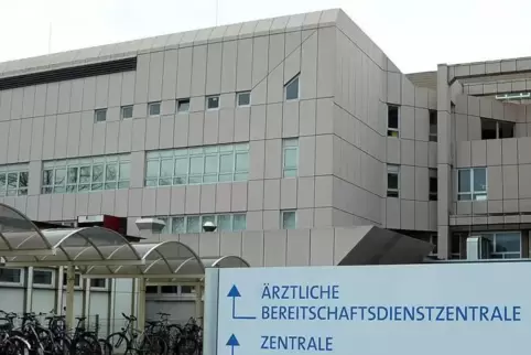 Zum ärtzlichen Bereitschaftsdienst oder gleich in die Notaufnahme? Laut den Medizinern rechnen Patienten bei Verletzungen und Er