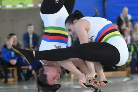 Weltmeisterinnen: Lena (links) und Lisa Bringsken.