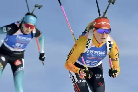 Franziska Hildebrand (rechts) belegte in der Verfolgung den 33. Platz.