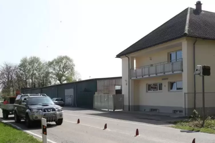 Auf dem Gel&auml;nde Wetzka an der Zeiskamer Stra&szlig;e war fr&uuml;her ein Schrottplatz.
