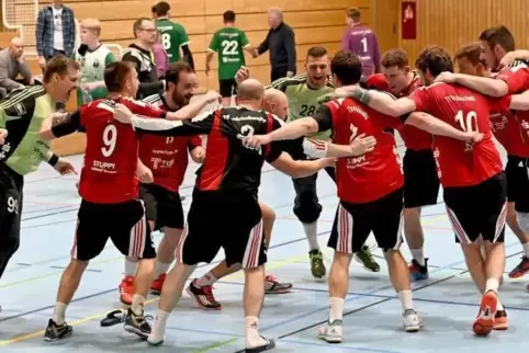 Die Handballer des TV Thaleischweiler hatten erneut Grund zum Feiern. Eine Woche nach dem Gewinn des Verbandspokalfinals (Foto) 