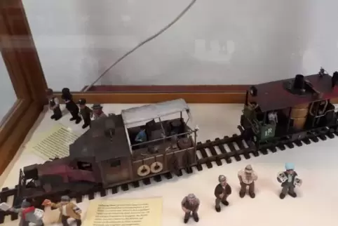 Kein Detail fehlt: ein Exponat der Ausstellung „Kleine Züge für große Jungs“.