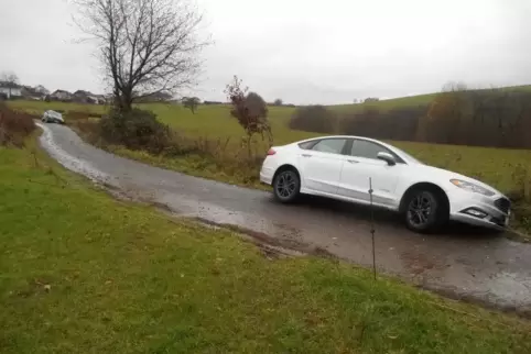 Ausweichmanöver gehen oft nicht gut aus auf dem Feldweg.