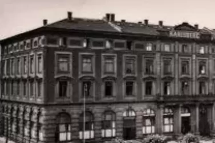 Das Karlsberggebäude in den 1920er Jahren (Foto aus dem Stadtarchiv).