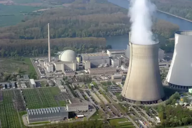 Zwei Gruppen werden sich auf ihre eigene Art vom Kernkraftwerk Philippsburg verabschieden.