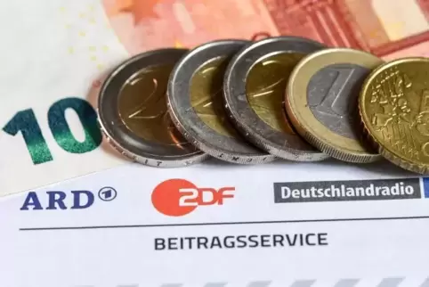 17,50 Euro werden monatlich fällig für den Empfang öffentlich-rechtlicher Radio- und Fernsehprogramme.