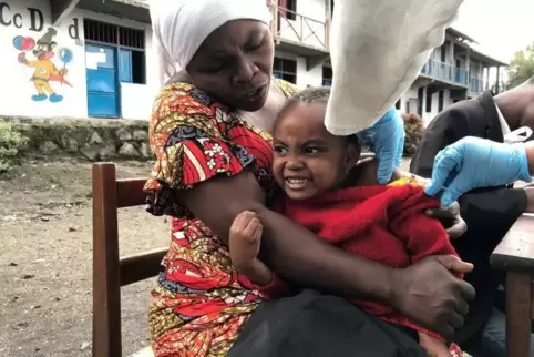 Bei Masern sind zwei Impfungen nötig – eine große Herausforderung ür die Ärzte im Kongo.