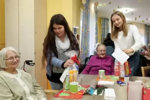 Da freuen sich alle. Diejenigen, die schenken, und diejenigen, die beschenkt werden.