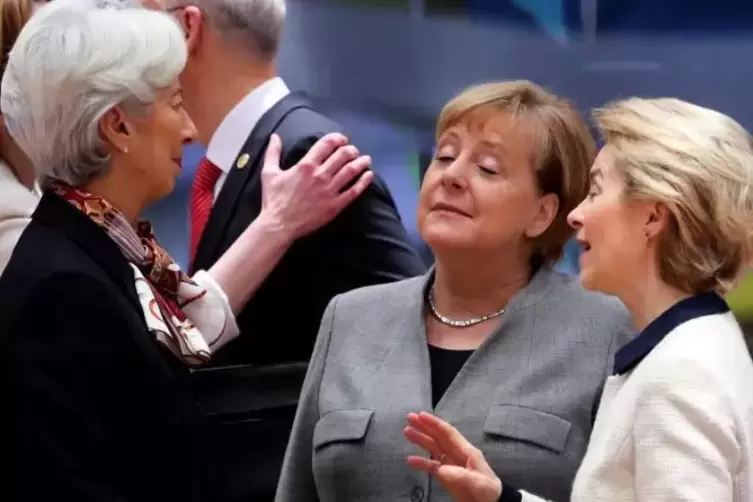 Beim letzten EU-Gipfel: EZB-Chefin Christine Lagarde, Bundeskanzlerin Angela Merkel und EU-Kommissionspr&auml;sidentin Ursula von der