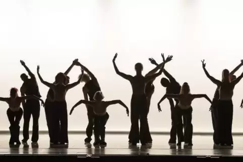Eine beeindruckende Lichtregie: „Dance Me“ mit Les Ballets Jazz de Montréal.