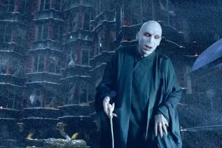 Ralph Fiennes als Voldemort.