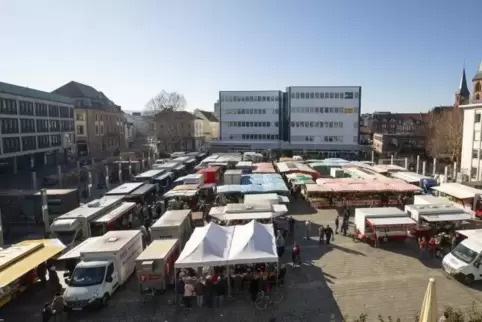 Der Wochenmarkt in Kaiserslautern ist einer der beliebtesten Treffpunkte.