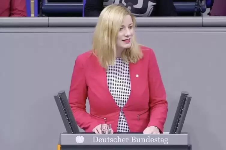 Im Bundestag bei ihrer Rede zur Landwirtschaftspolitik: Isabel Mackensen, SPD-Abgeordnete für den Wahlkreis Neustadt-Speyer.
