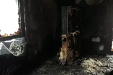 Das Wohnzimmer in Grünstadt nach dem Brand.
