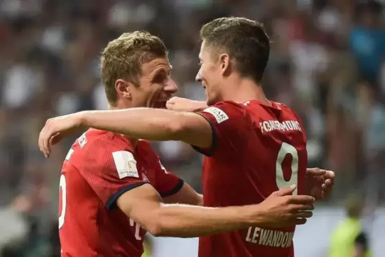 Robert Lewandowski traf an den ersten elf Spieltagen immer. Sein Spezi Thomas Müller (links neben ihm) traf auch gegen Leverkuse
