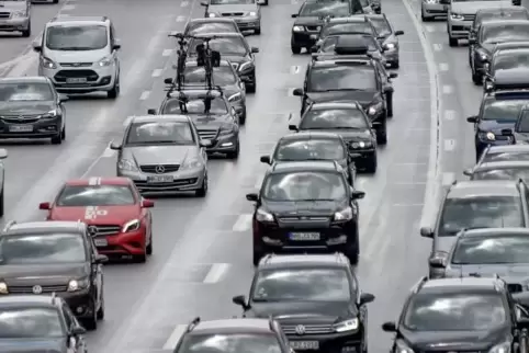 Eine Hochzeitsgesellschaft hat den Verkehr auf der Autobahn verlangsamt.