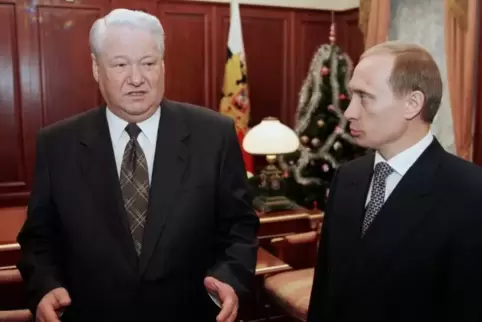 Putin, der Novize: Boris Jelzin und Wladimir Putin am Silvesterabend 1999 im Kreml.