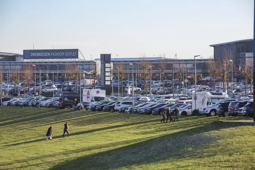 VK_Sonntag_ZW_Fashion_Outlet05.jpg