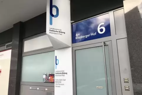 Auf AfD-Vorschlag sitzt im Kuratorium der Landeszentrale für politische Bildung ein Mann, der revisionistische Thesen vertritt.