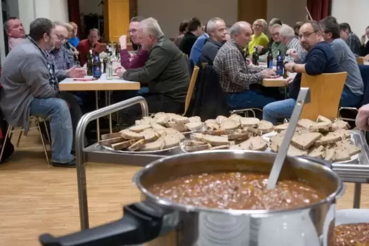 Gulaschsuppe gibt’s nach alter Tradition beim Jahrtag.