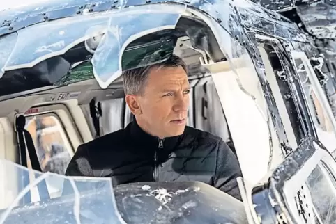 Unsanfte Landung: James Bond (Daniel Craig) ist wieder auf einer nicht genehmigten Solo-Mission unterwegs.
