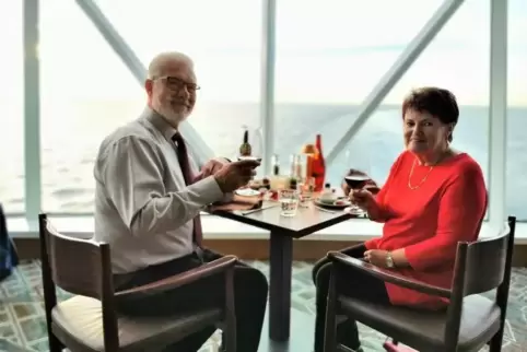 Auf einer wunderschönen Mittelmeerkreuzfahrt feierten sie ihren 50. Hochzeitstag: Günter Pitschi und Ehefrau Gisela.