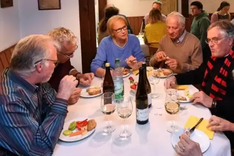 Gespräche über Gott und die Welt zu gutem Essen: das ist die Idee von TheoVino.