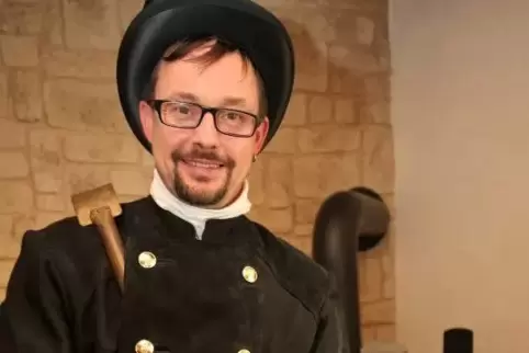 Wegen der traditionellen Tracht wird Martin Würz bei der Arbeit oft angesprochen.