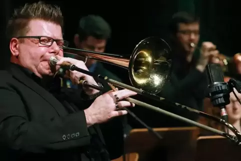 Nur einer von vielen versierten Solisten, die die „Blue Note Big Band“ in ihren Reihen hat: Posaunist Pascal Koppenhöfer.