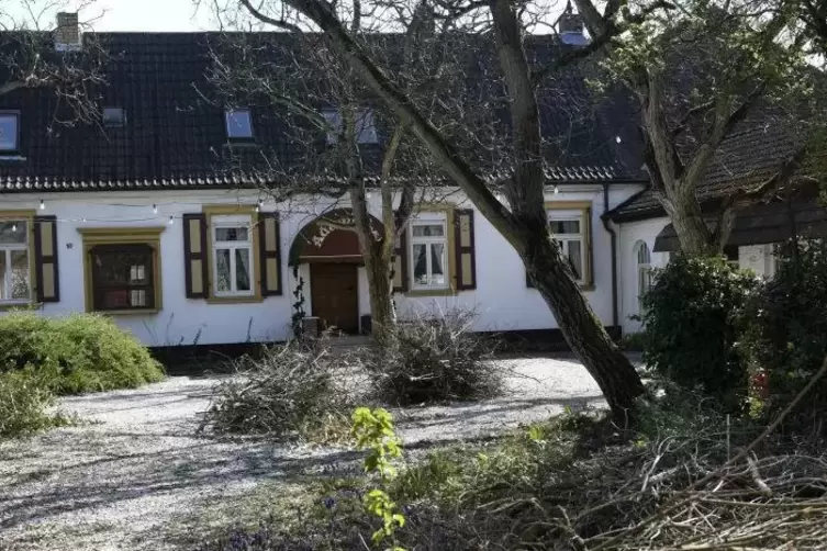 ... das Thema Wohnungsbau allgemein (im Bild: das fr&uuml;here Lokal Adamslust), ...