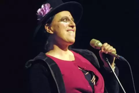 Multiinstrumentalistin und Performerin: Erika Stucky holte in Mannheim den Blues aus dem amerikanischen Süden in die Schweiz.