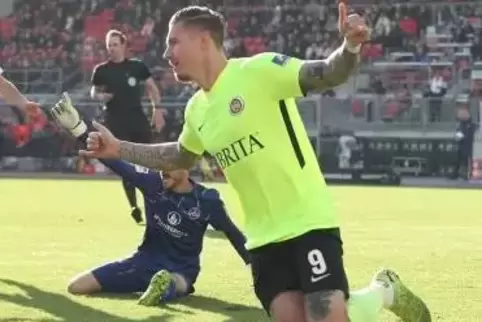 Treffsicher: Manuel Schäffler liegt mit zwölf Treffern auf Platz zwei der Torjägerliste der Zweiten Liga. Nur der Bielefelder Fa