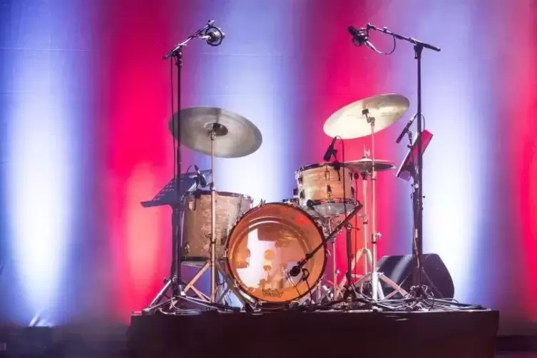 &Uuml;ber Jazz- und Popmusik-Geschichte lehrt ein Schlagzeuger.