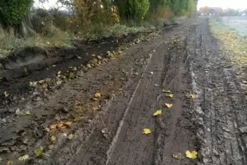 Schlammig: die westliche Verlängerung der Weingartenstraße.