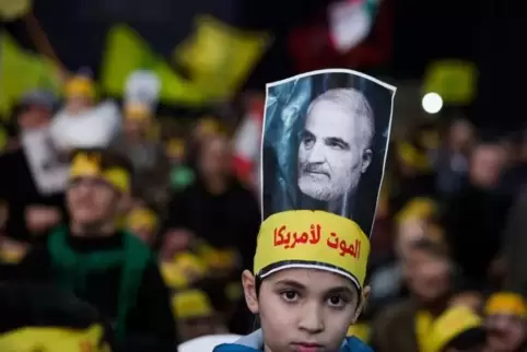 Sogar Kinder tragen Bildnisse des getöteten irakischen Generals Soleimani mit sich – hier bei einer Anti-US-Demonstration im lib
