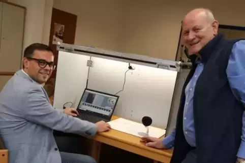 Die Trickfilmboxen sollen die Begleitbroschüren für Konfirmanden ersetzen. Das haben Florian Gärtner (links), der Leiter des MÖD
