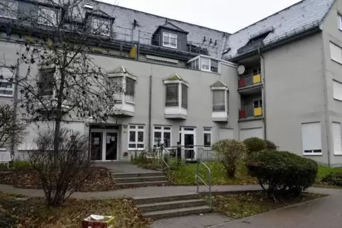 Das Haus Vis-à-Vis ist renoviert, am Montag sind die ersten Bewohner zurückgekehrt.