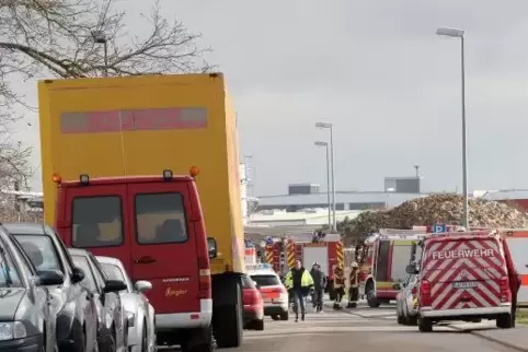 Nachmittags gaben Feuerwehr und Polizei Entwarnung.