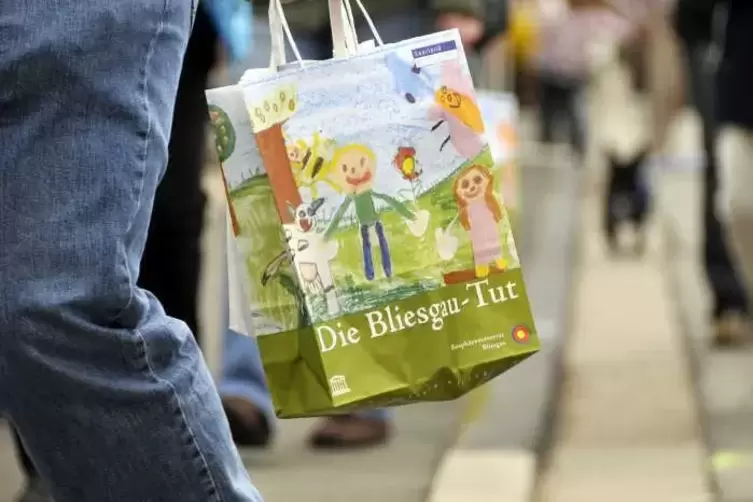 Mit pfiffigen Aktionen zum Verkauf regionaler Produkte aus dem Bliesgau macht sich die Biosphäre in der Bevölkerung bekannt.