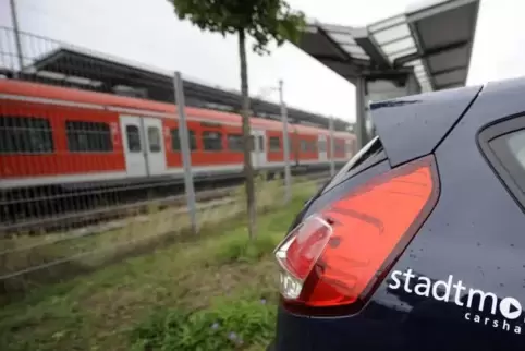 Der Anschluss an den Nahverkehr ist bei einer Carsharing-Station wichtig, wie hier am S-Bahnhof Mundenheim.
