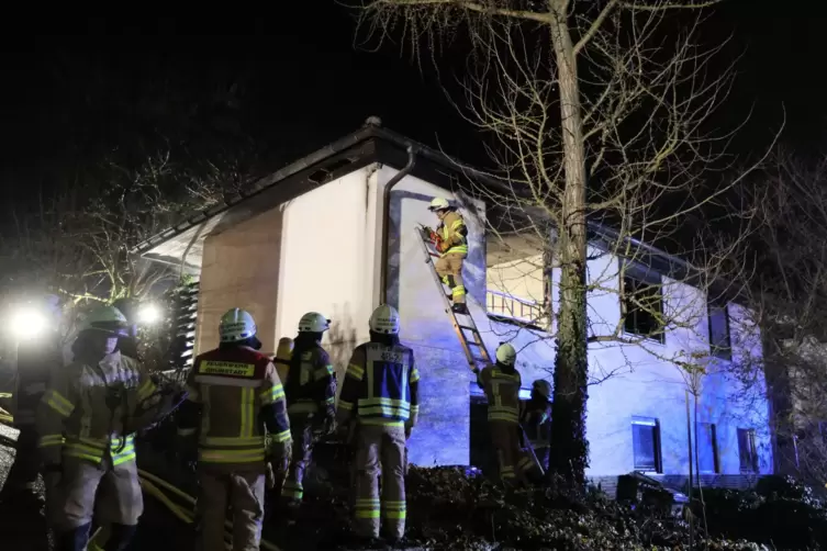 Wohnhausbrand_Gruenstadt_Benndorf.JPG