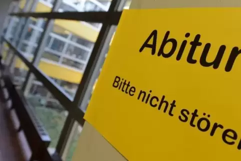 Wer so ein Schild sieht, der weiß: Jetzt ist es ernst.