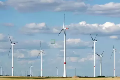 Unser Bild zeigt einen Windpark bei Ilbesheim im Donnersbergkreis.