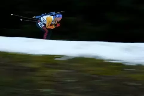Biathlon in Oberhof: Simon Schempps Loipe fehlt das Naturweiß.
